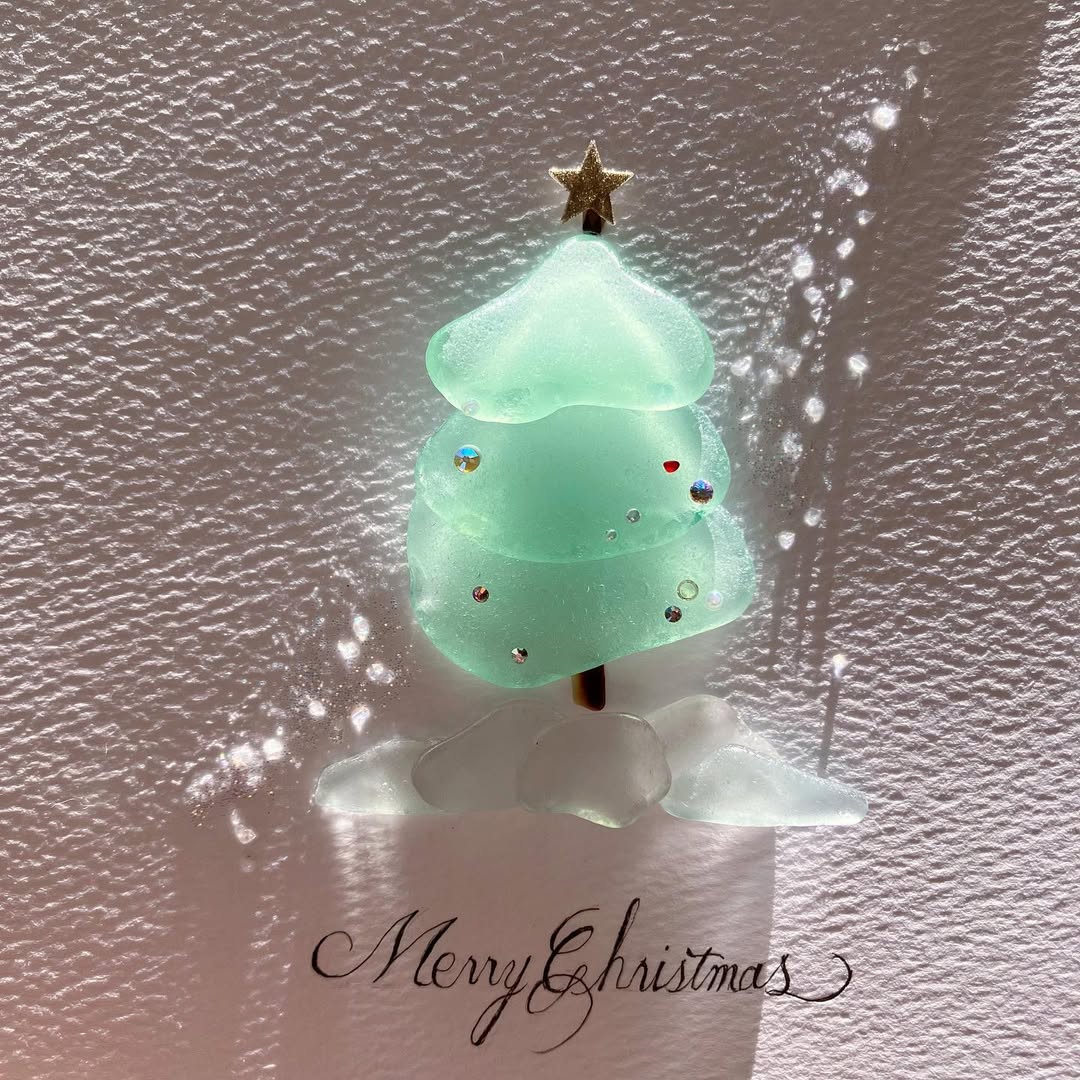 A light green sea glass Christmas tree🎄💚