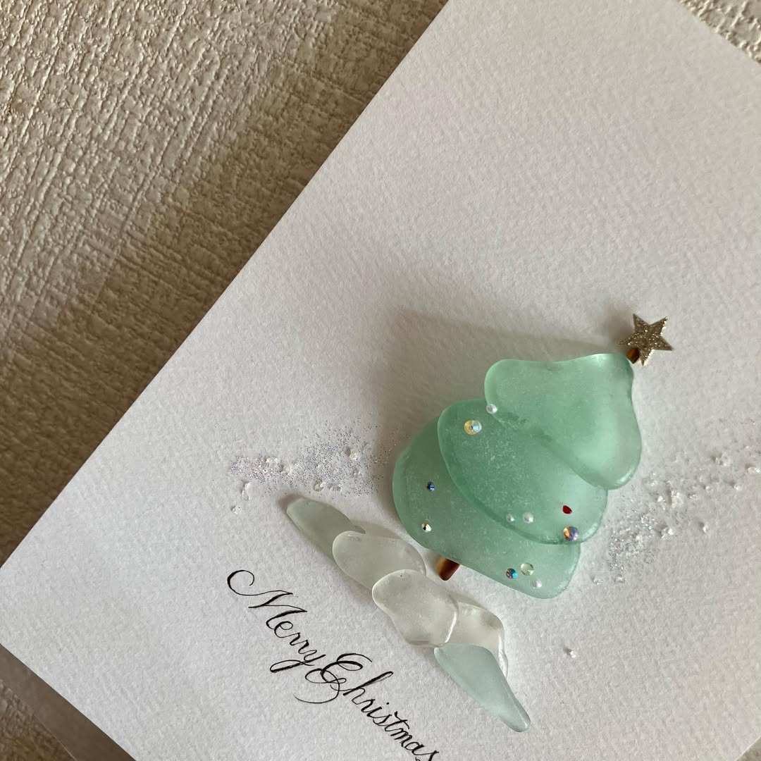 A light green sea glass Christmas tree🎄💚